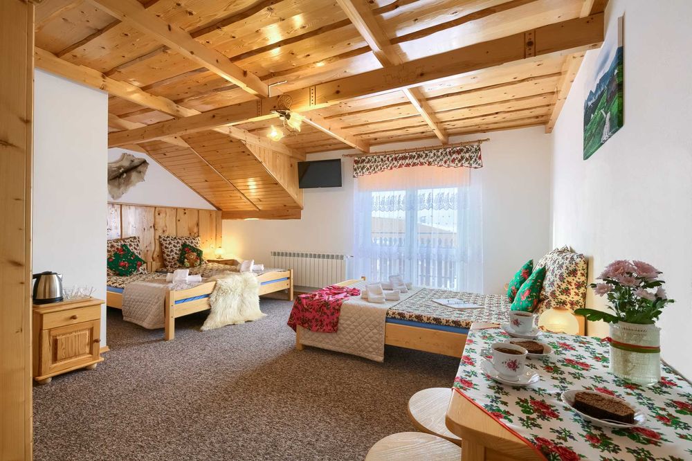 CHAŁUPA GÓROLA-Agroturys.u rolnika z tradycją i pasją wśród zwierząt