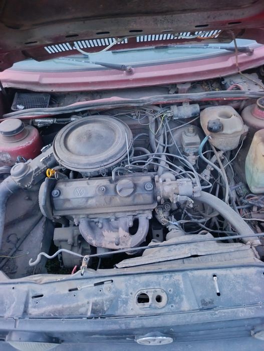 Продам гольф 2 цілий або поагригатно 1.3 бенз находу