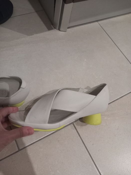 2 pares de Sandálias Camper