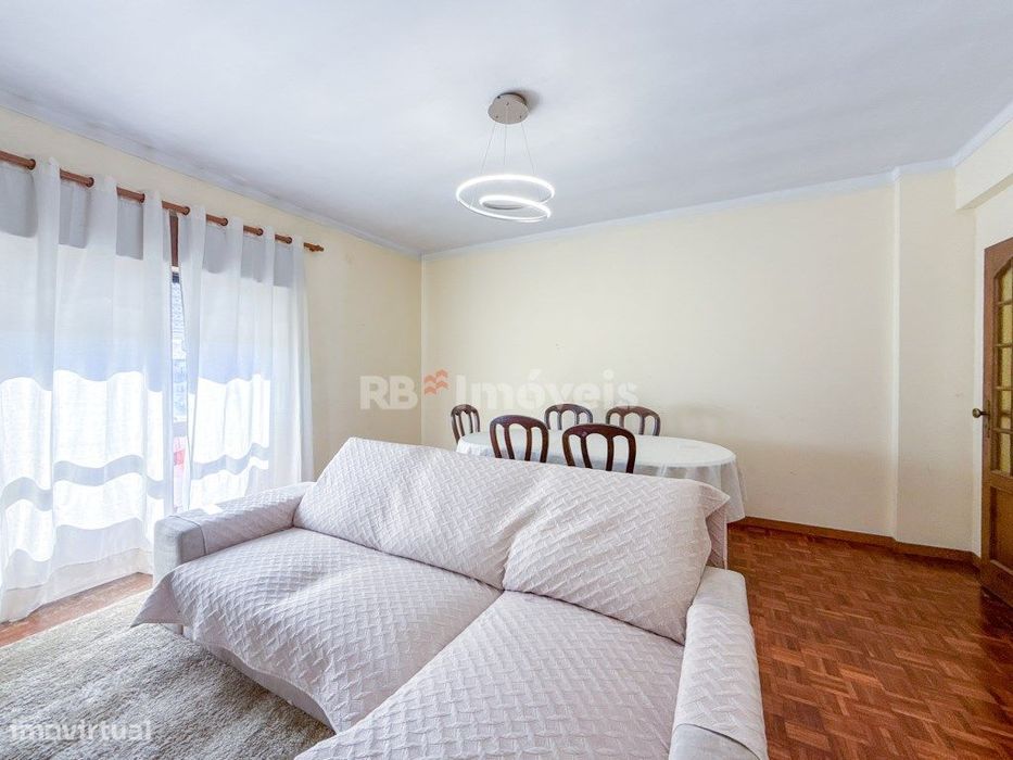 Apartamento T4 c/ Garagem e 2 Varandas - em Abrantes
