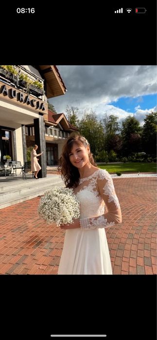 Piękna i elegancka suknia ślubna
