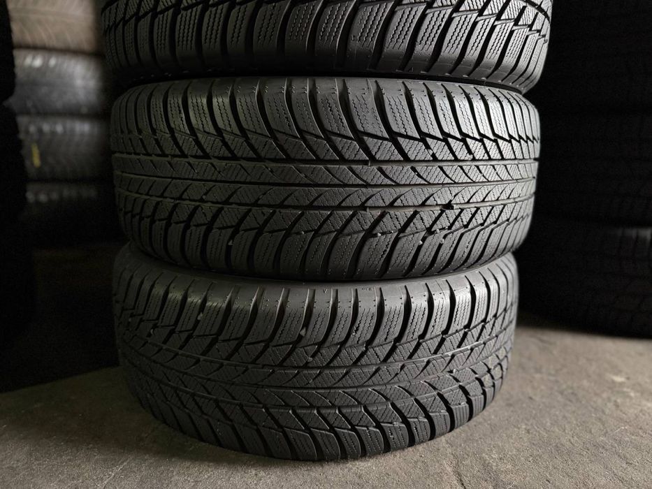 215/55R17 Bridgestone 2025p