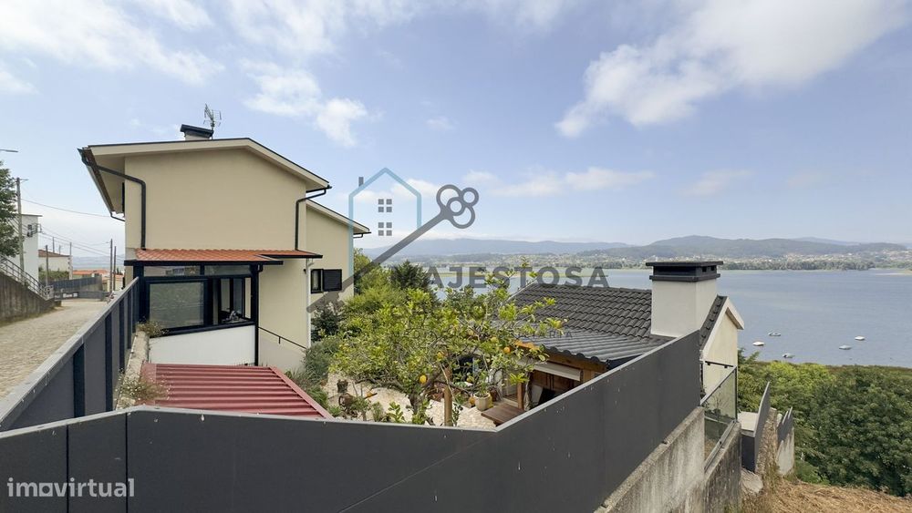 Moradia Isolada com Vista para a foz do rio Minho