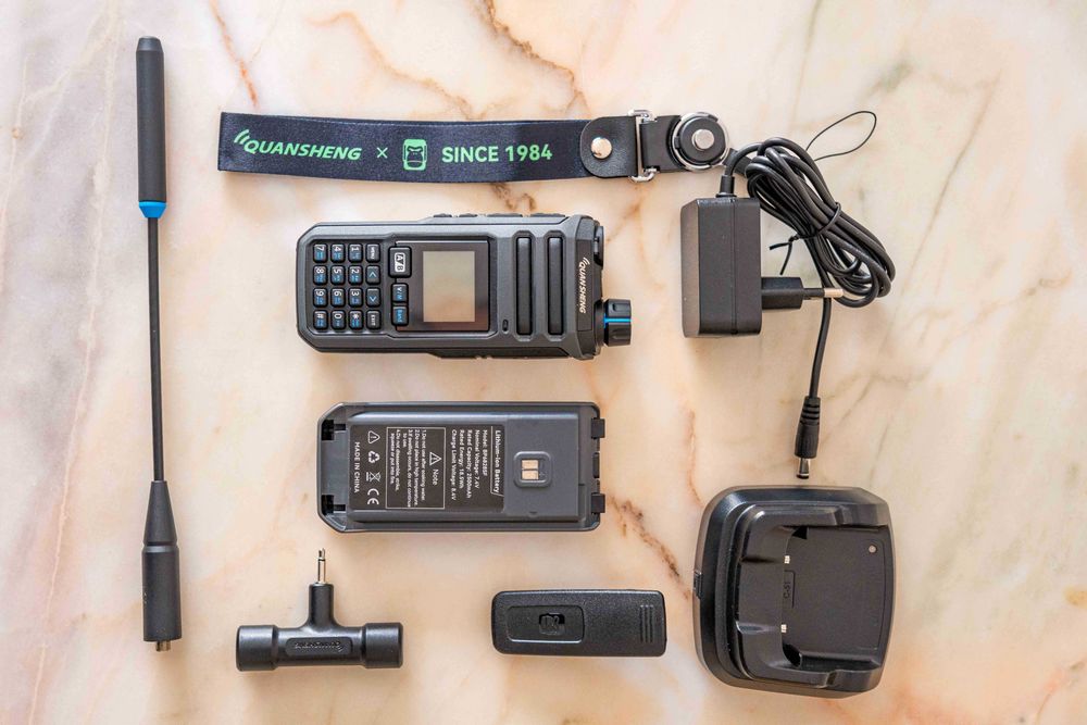 Radio Walkie talkie Quansheng TK-11(5) 10W VHF/UHF,novo na embalagem!