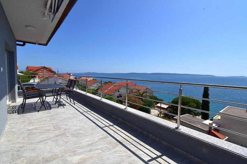 Apartament z basenem 40m od morza Chorwacja