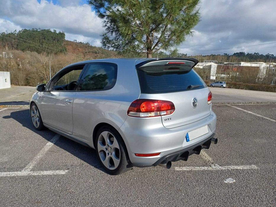 Volkswagen Golf VI GTI 2.0 TSI - 210cv