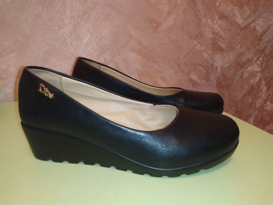 Туфли 36р. (идут на 37р.)