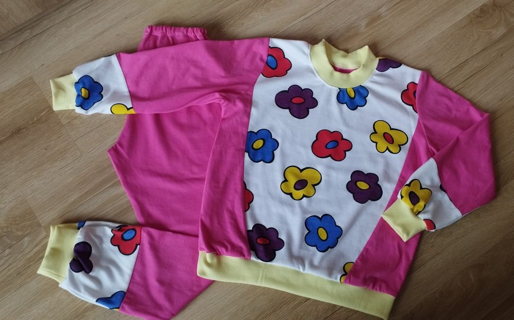 Piżamka piżama dziewczęca r. 122/128 Nowa