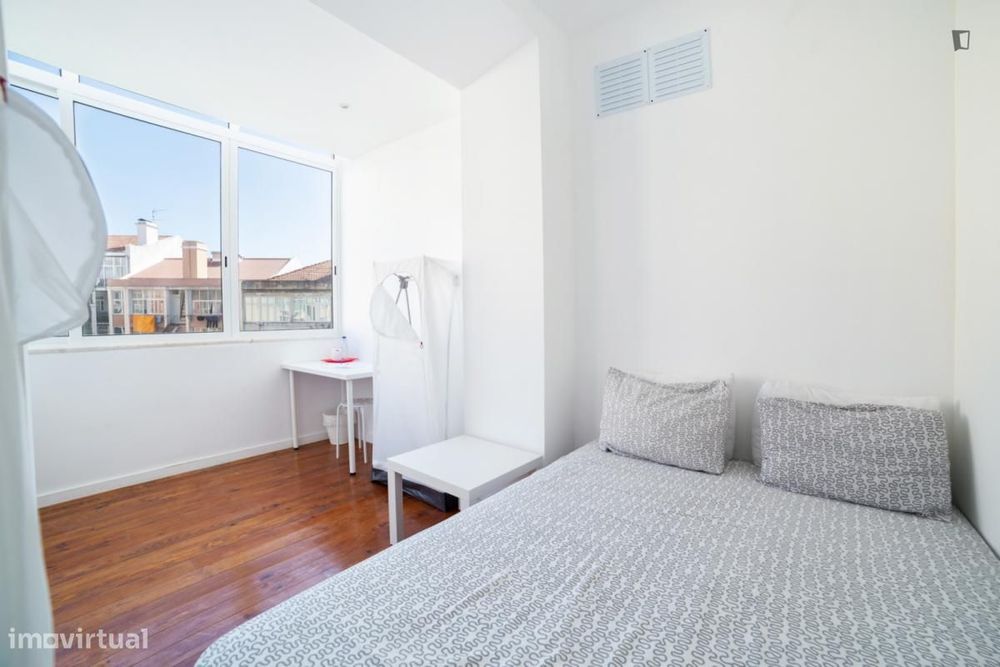 Quarto - localizado em Anjos Lisbon