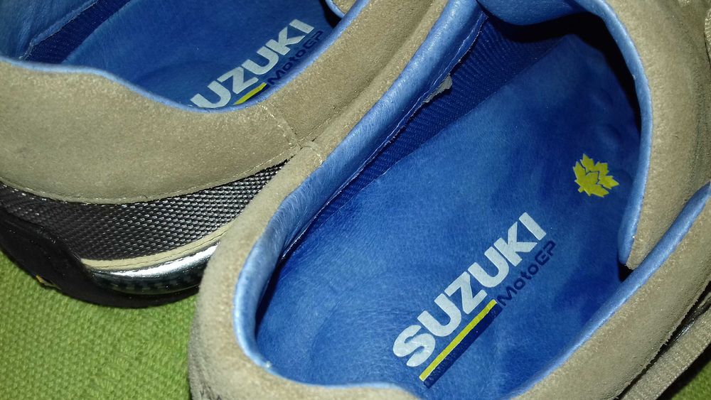Ténis  Suzuki moto GP