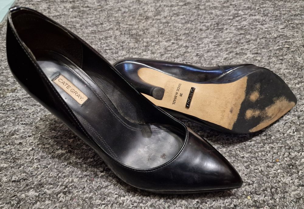 CATE GREY – czarne skórzane szpilki rozmiar 38