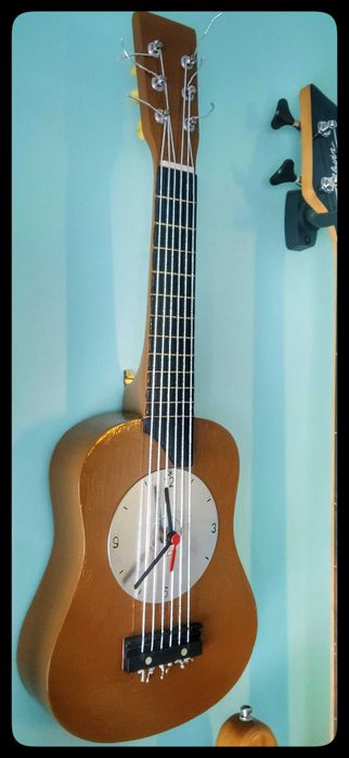 Guitarra relógio para decoração