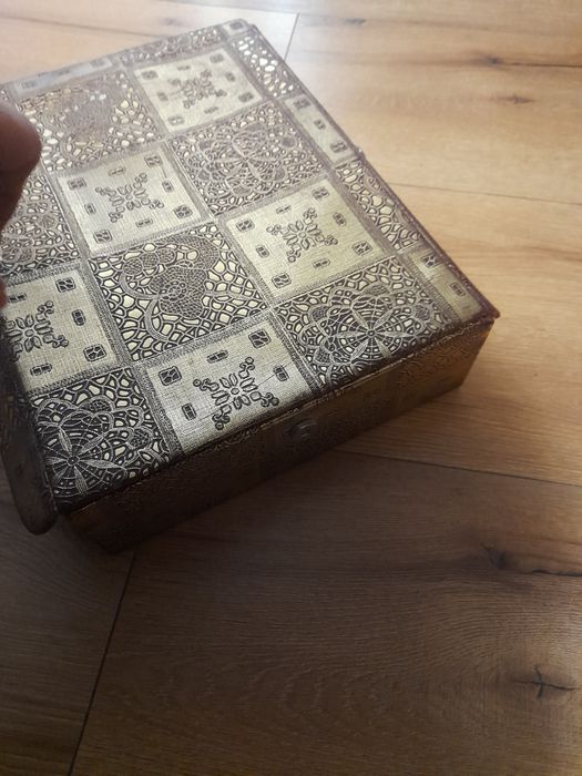 Stare pudelko             .