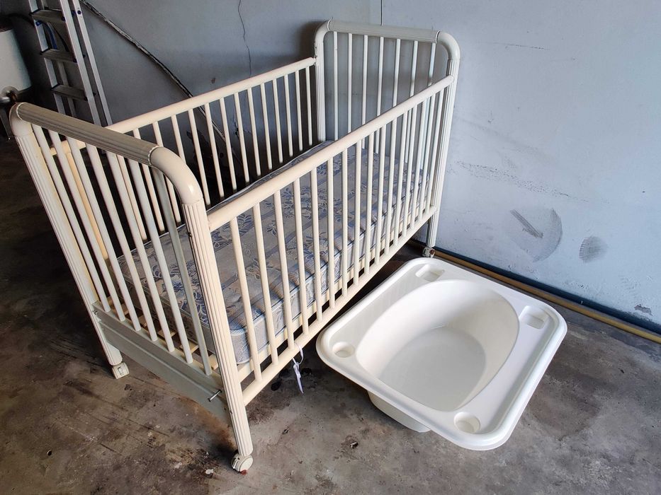 Berço e banheira para bébé