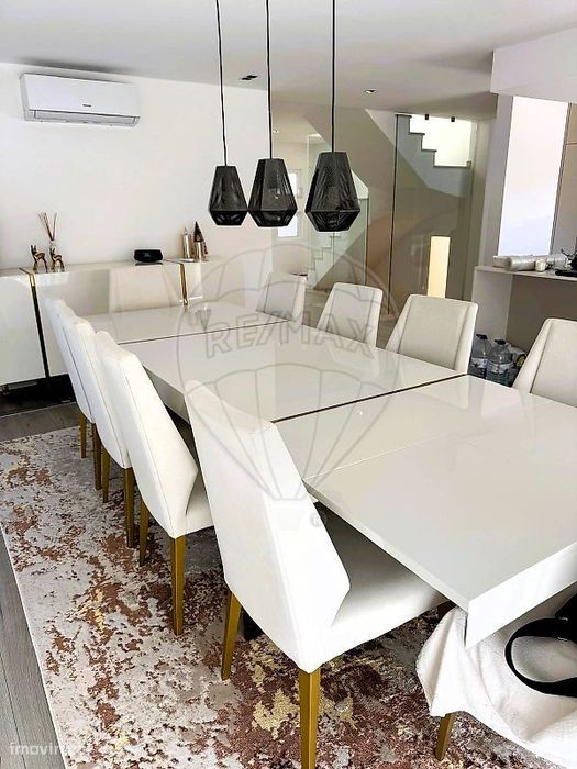 Moradia T5 para arrendamento