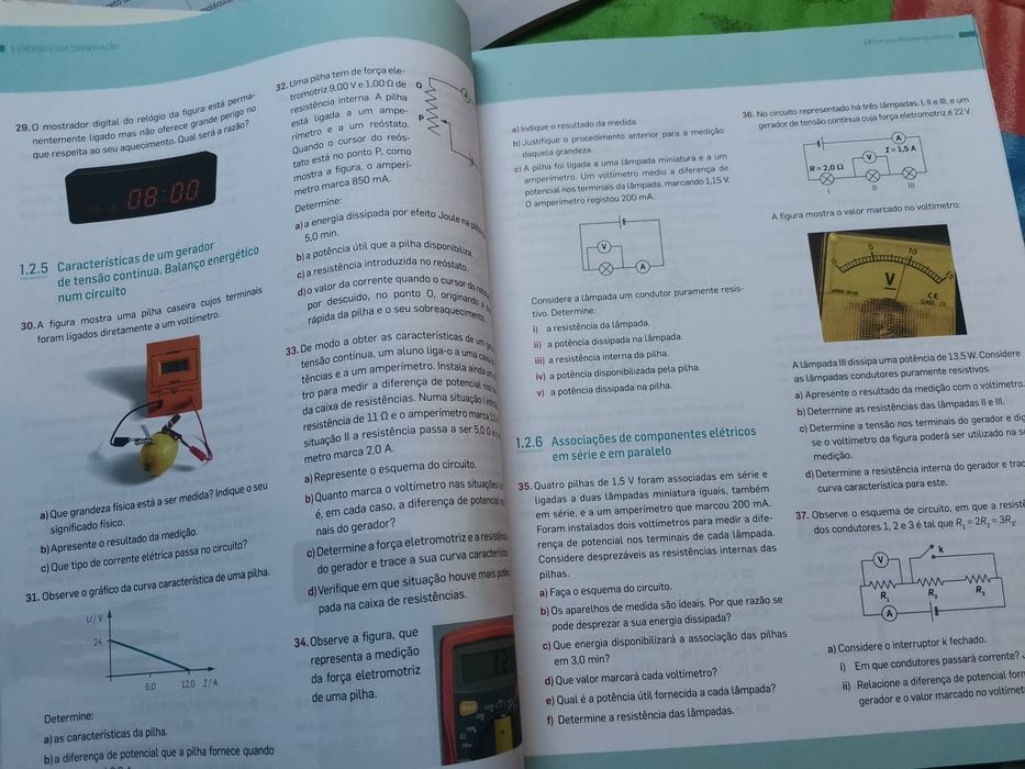 Cadernos novos de exercícios de Fisica e de Química de 10 ano