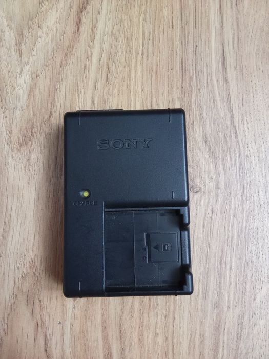 Ładowarka Sony BC‑CSG