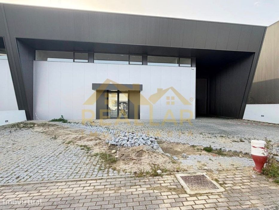 Pavilhão Industrial de 1.200 m² em Barcelos - Potência de 200 kVA e...