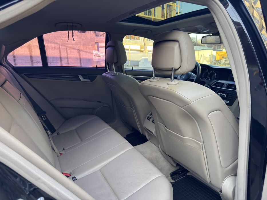 Mercedes-Benz C-Class 2014 VIN WDDGF8AB9EA945872 фото оголошення 13 з 19