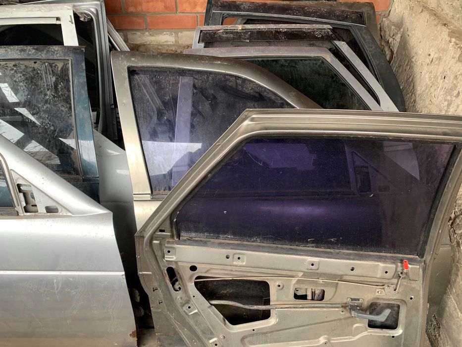 Продам двери на Ваз 2110Приору 2170