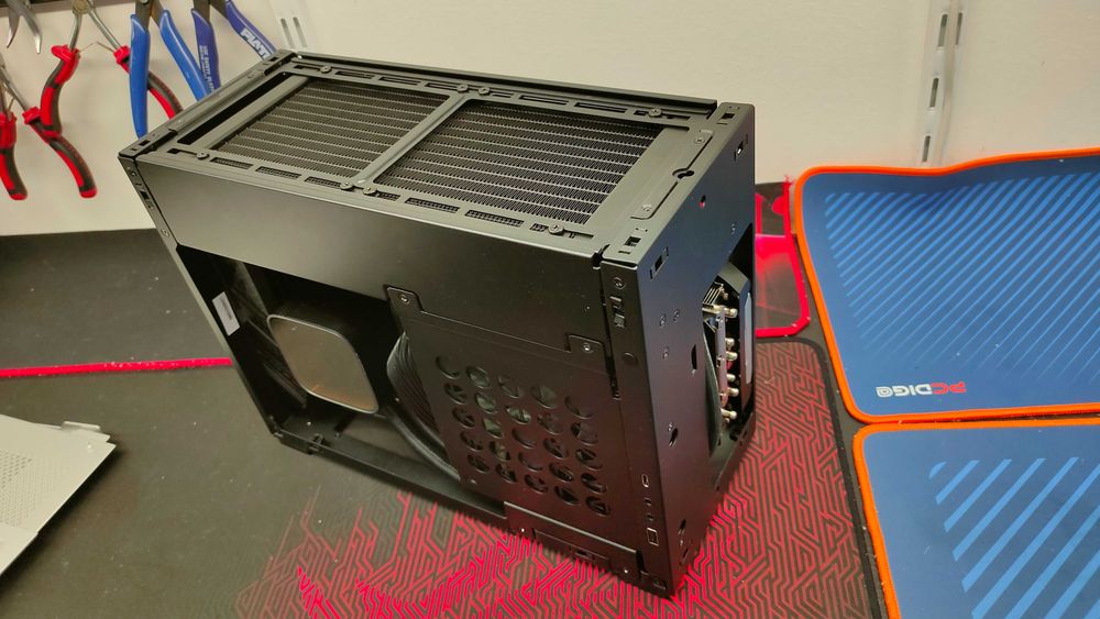 Lian Li A4-H2O Silver + Riser PCIe 5.0 LinkUp
