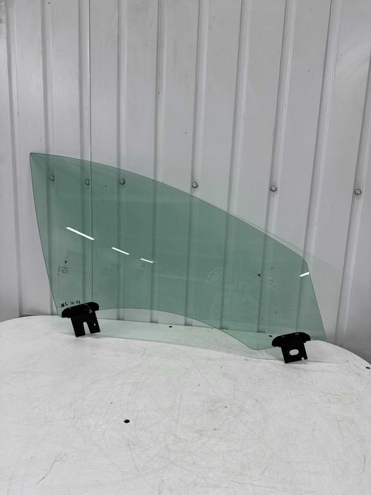 Скло Праве заднє переднє Tesla MY 22 M3 18- MS 16-21 скло праве Тесла