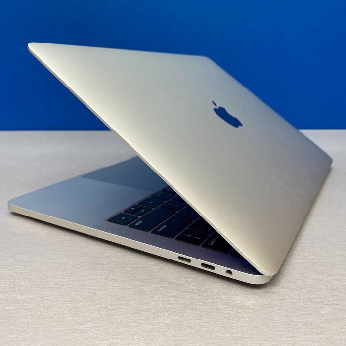 Apple MacBook Pro 13" Touch Bar - A1706 - Mid 2017 (i5/16GB/256GB SSD)