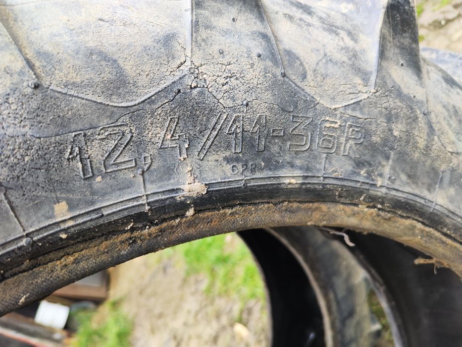 Opony 12.4/11-36R