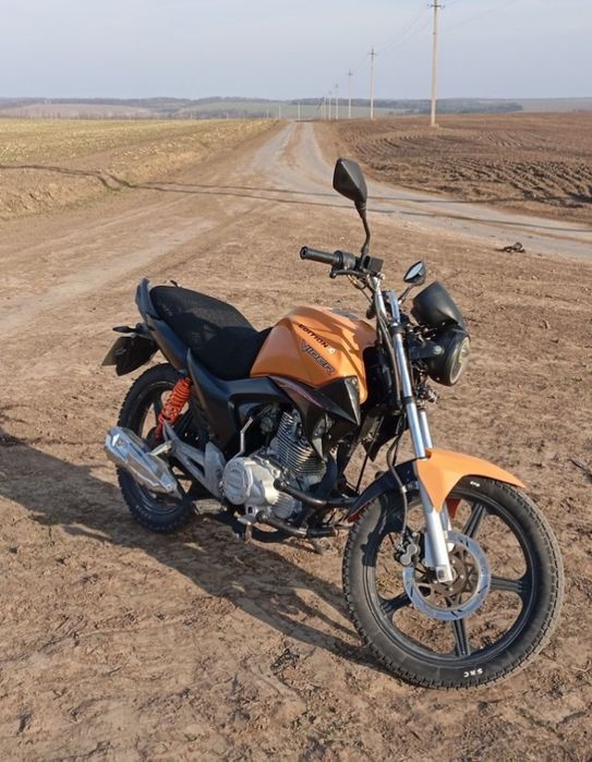 Продам,мотоцикл ZS200N.