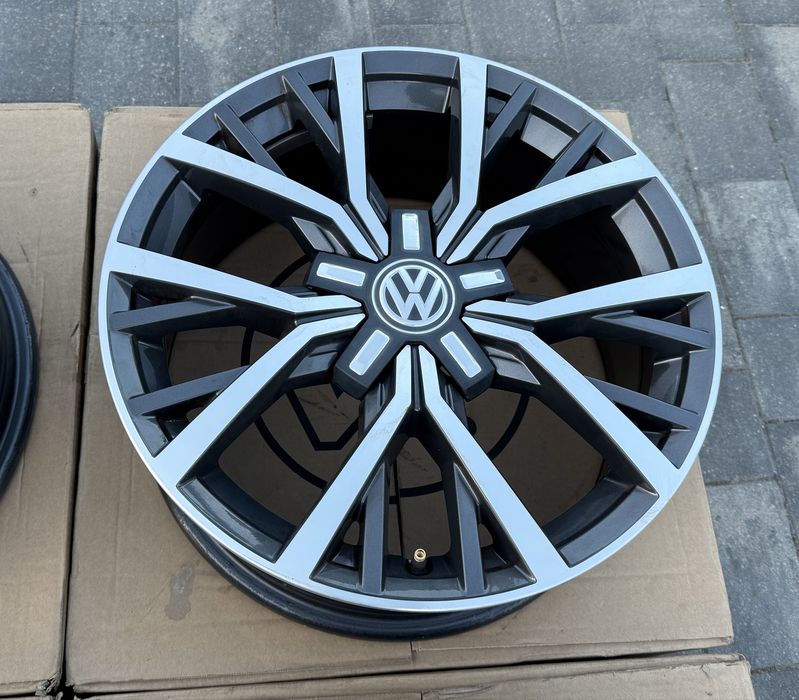 Felgi Volkswagen 17" 5x112 Tiguan Sharan Passat Golf T-Roc et40 7J