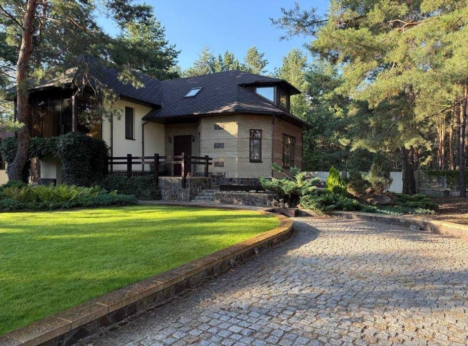 Продаётся эксклюзивный дом в Обуховке в сосновом лесу и возле реки