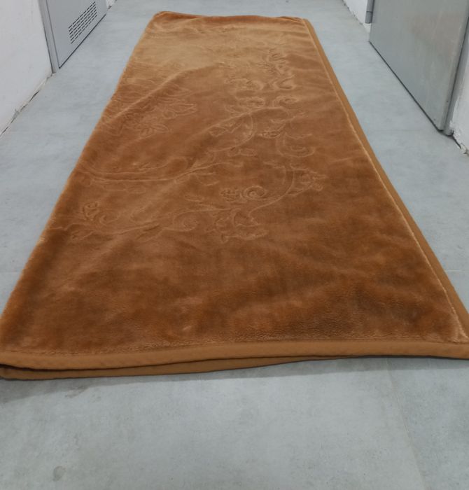 Koc narzuta 150x190 cm elway nowy!