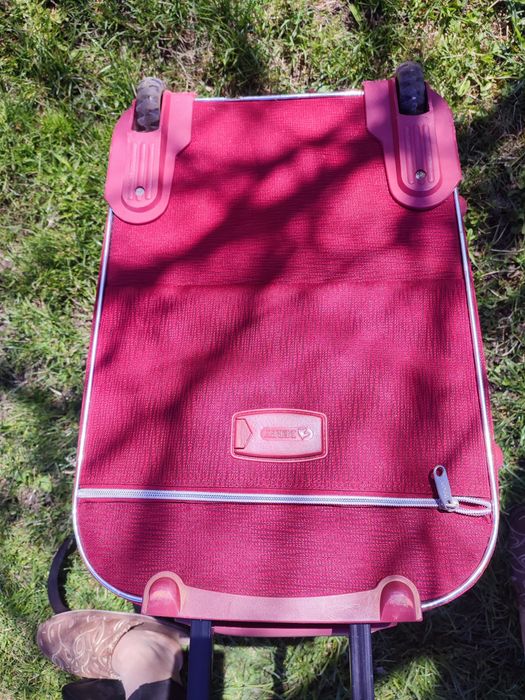 Валіза жіноча в хорошому стані