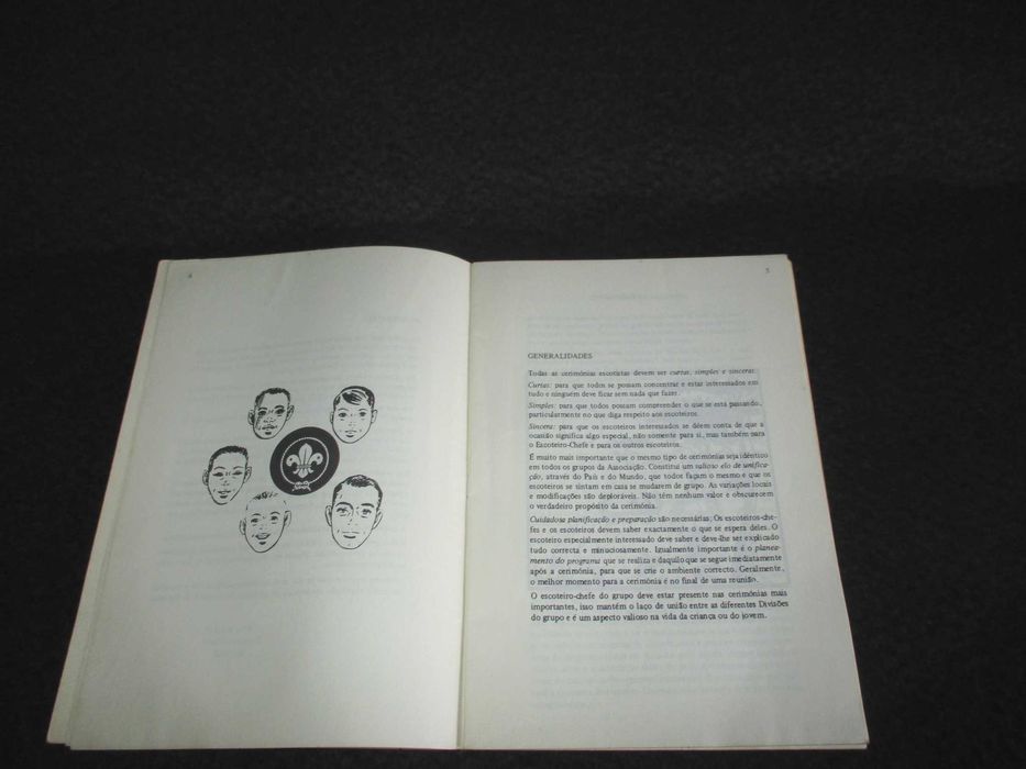 Livro Cerimónias Escotistas Associação dos Escoteiros de Portugal