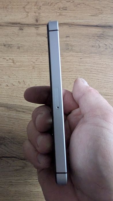 Bateria 100% Iphone se  Stan kolekcjonerski.