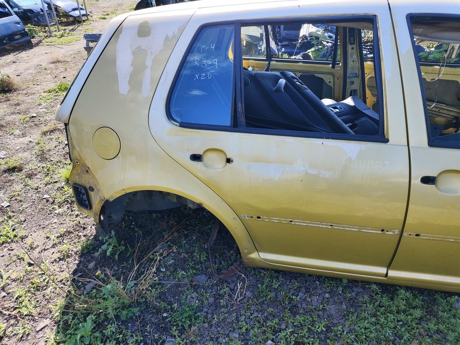 Volkswagen Golf IV 1997-2003 крило заднє комбі хечбек