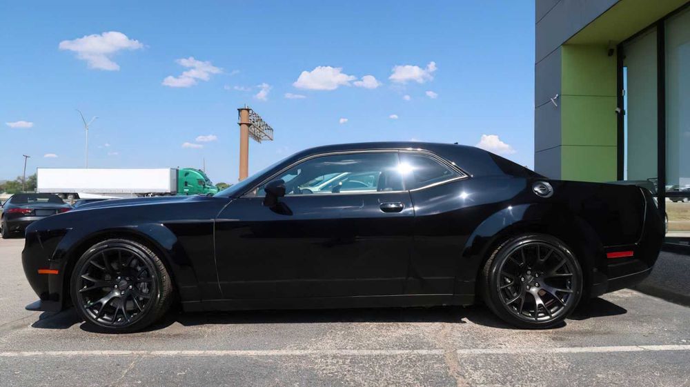 Dodge Challenger      2020