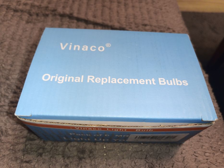 Żarówki halogenowe MR16 35W.