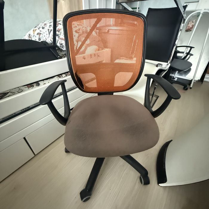 Стільці офісні б/у