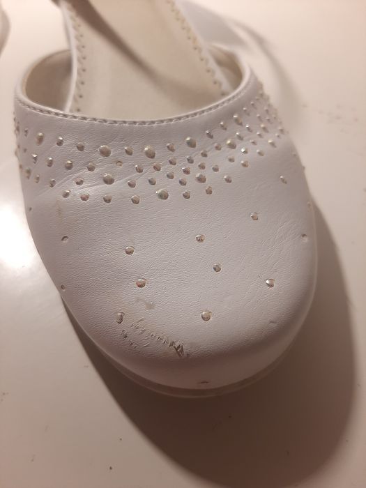 Eleganckie buty na małym obcasie