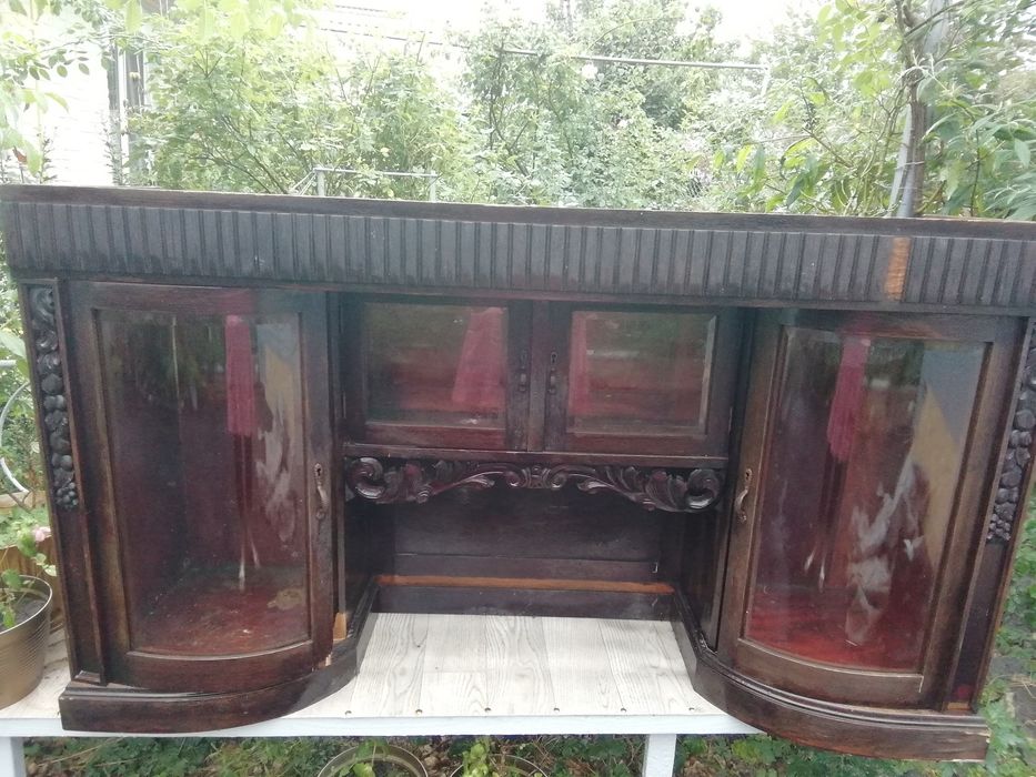 Старинный комод под реставрацию.