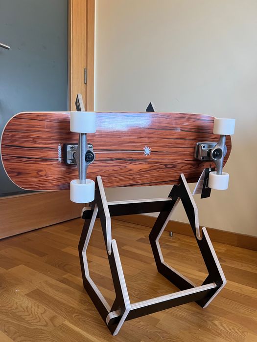 Surfskate com etiqueta