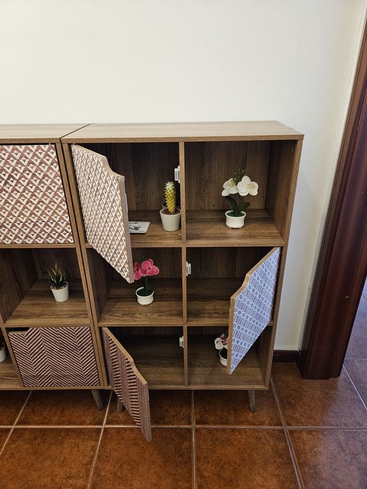 Conjunto de 4 móveis novos de  vários modelos.