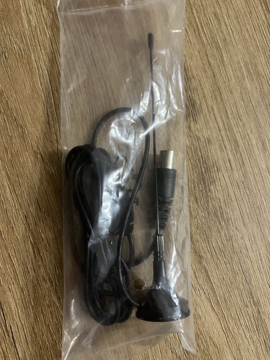 Антена до телевізора з підсилювачем