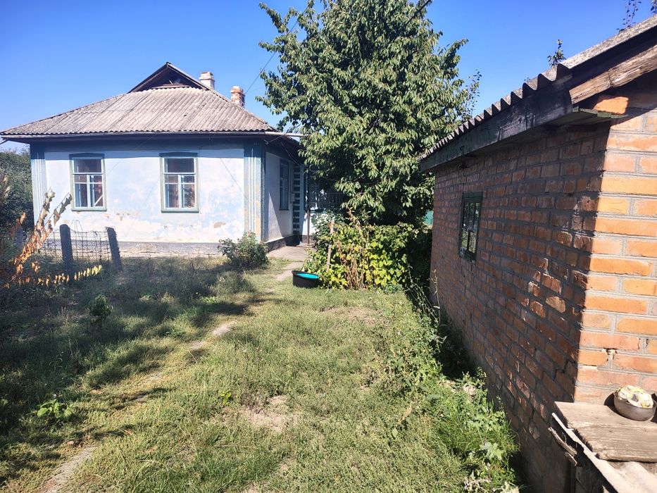 Будинок з опаленням та водопостачанням