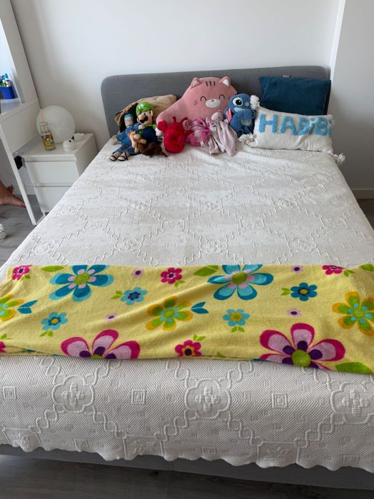 Cama casal Como nova e com colchão