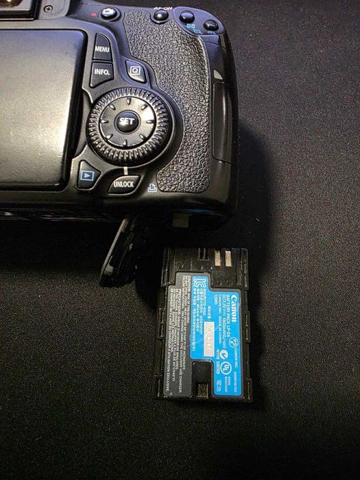 Câmera DSLR Canon EOS 60D