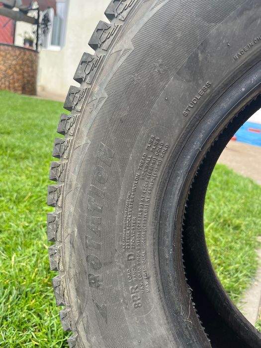 Продам два скати 225/70/15с 110/112r