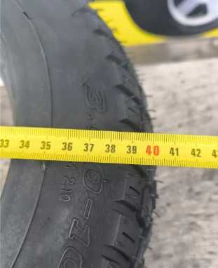 Шина з камерою 3.00-10 шипована Тайвань на скутер SC TYRE-124