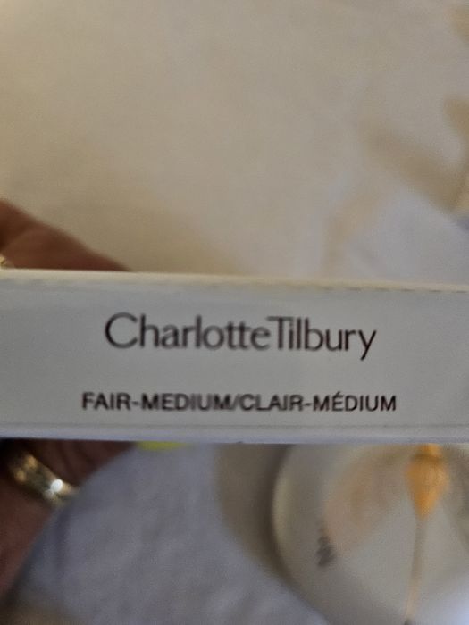Puder transparentny Charlotte Tilbury